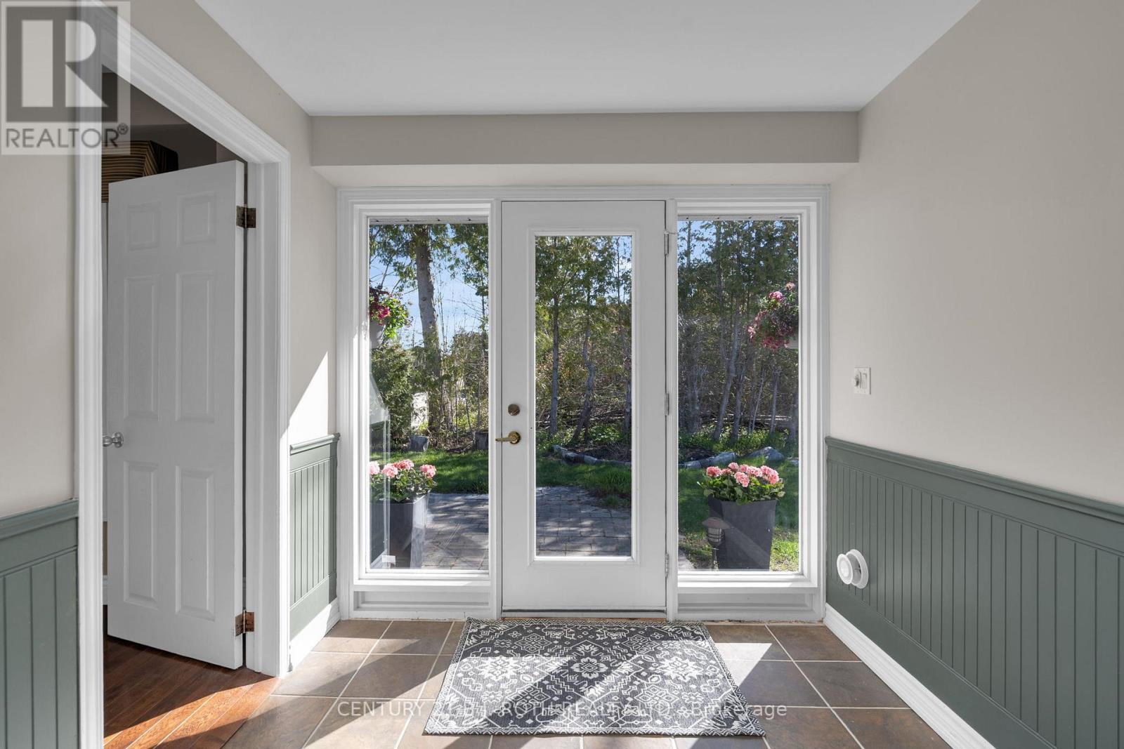 49 LAKESHORE ROAD E