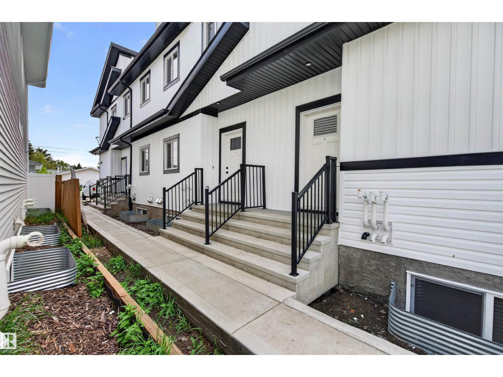 10915 159 ST NW