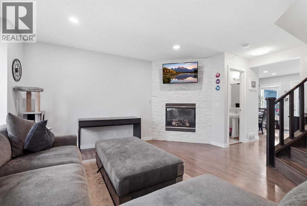 279 Everstone Drive SW