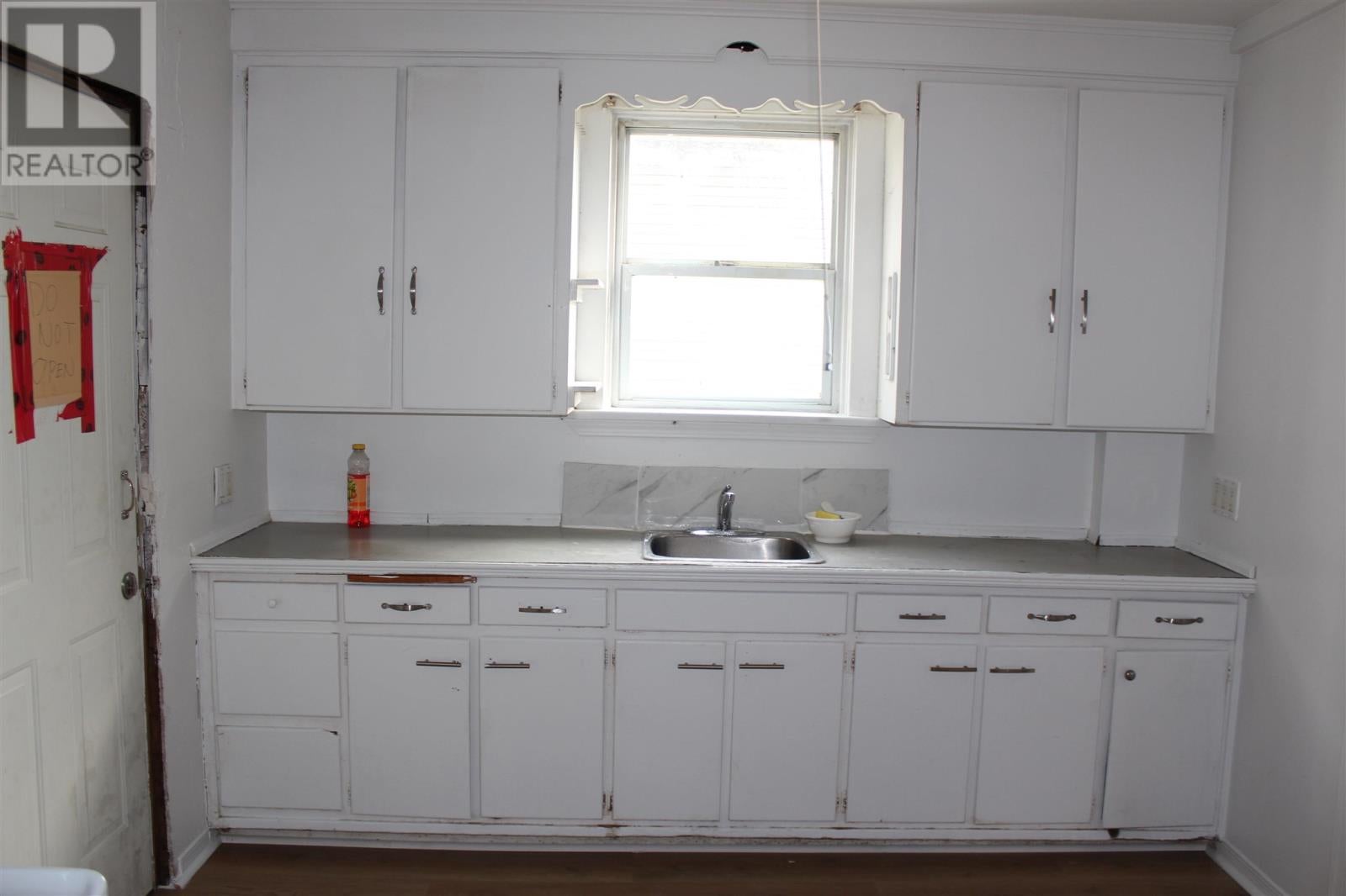 97 St Georges AVE - Photo 4
