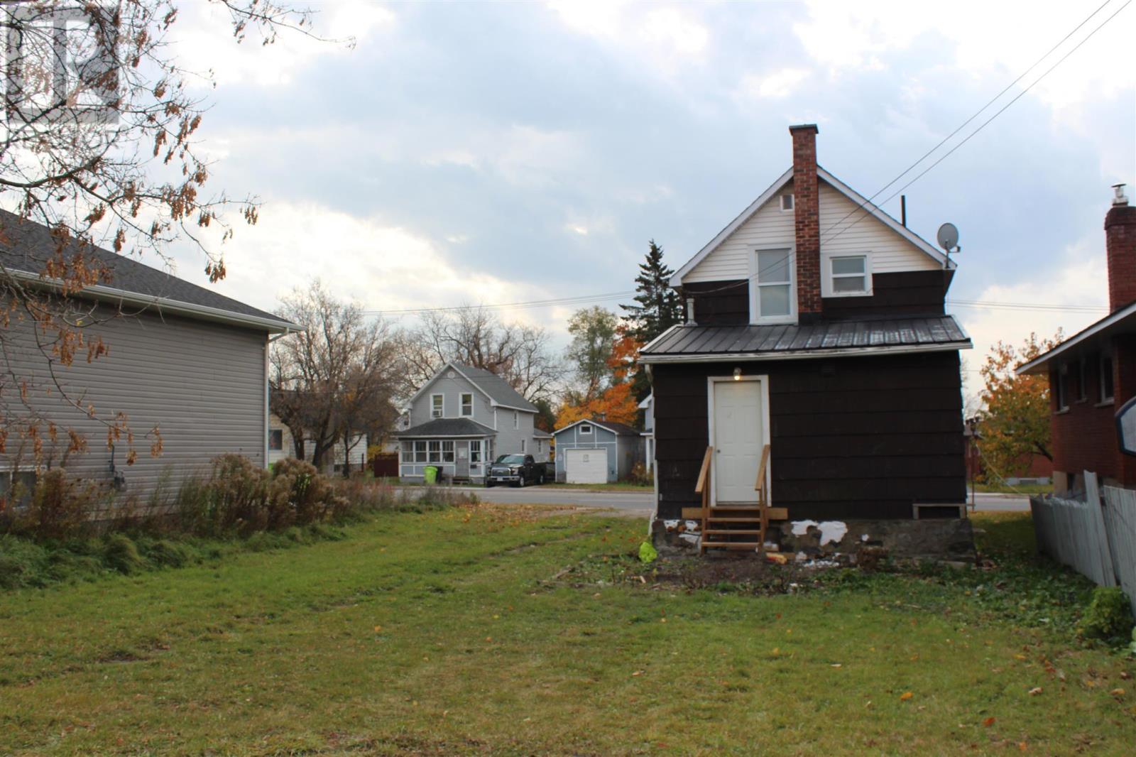 97 St Georges AVE - Photo 3