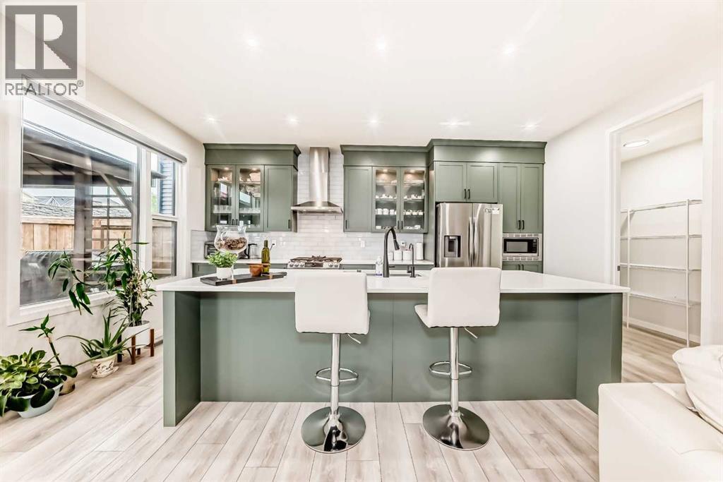 305 Edith Road NW