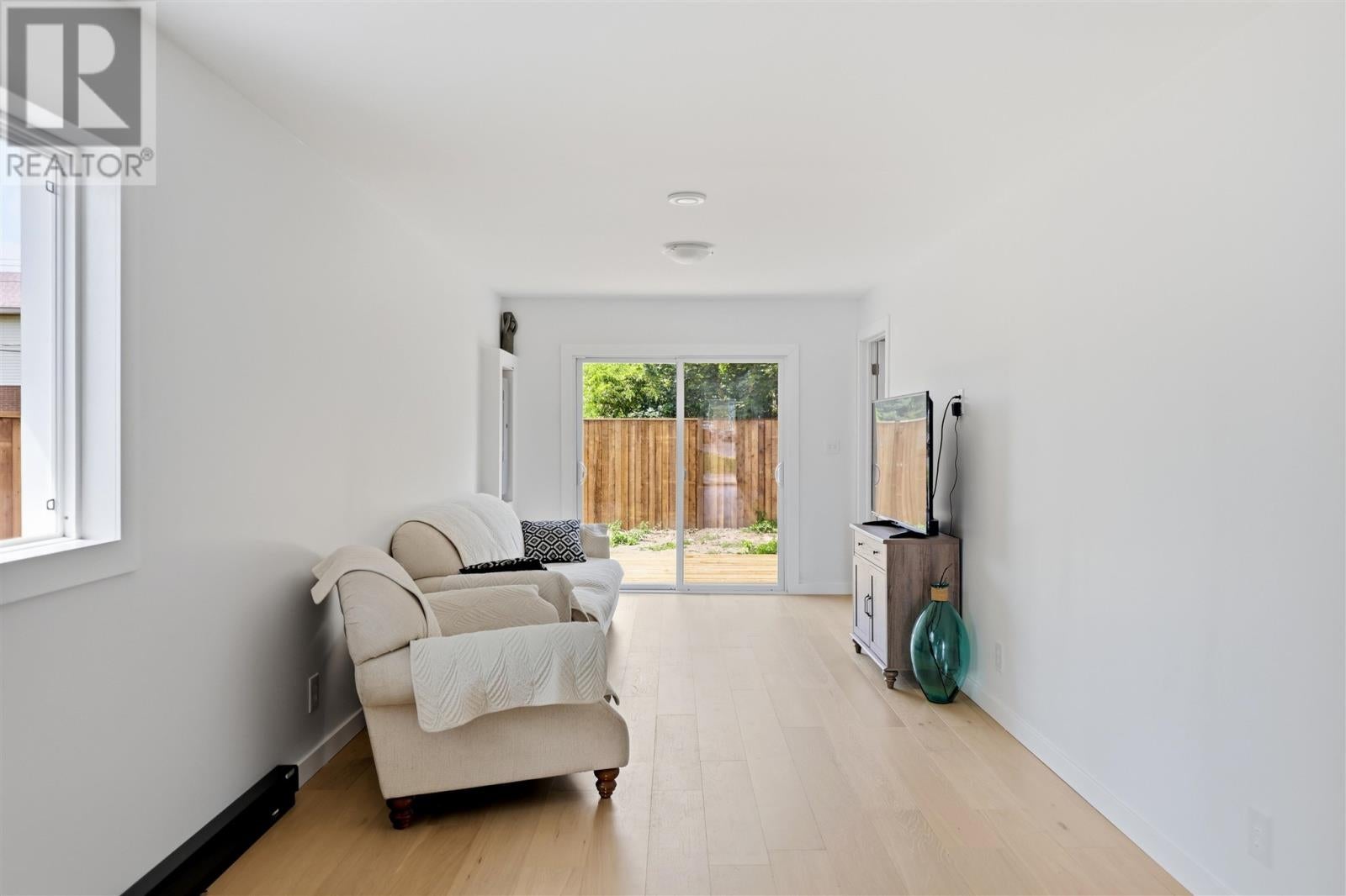 29 Allard ST - Photo 4