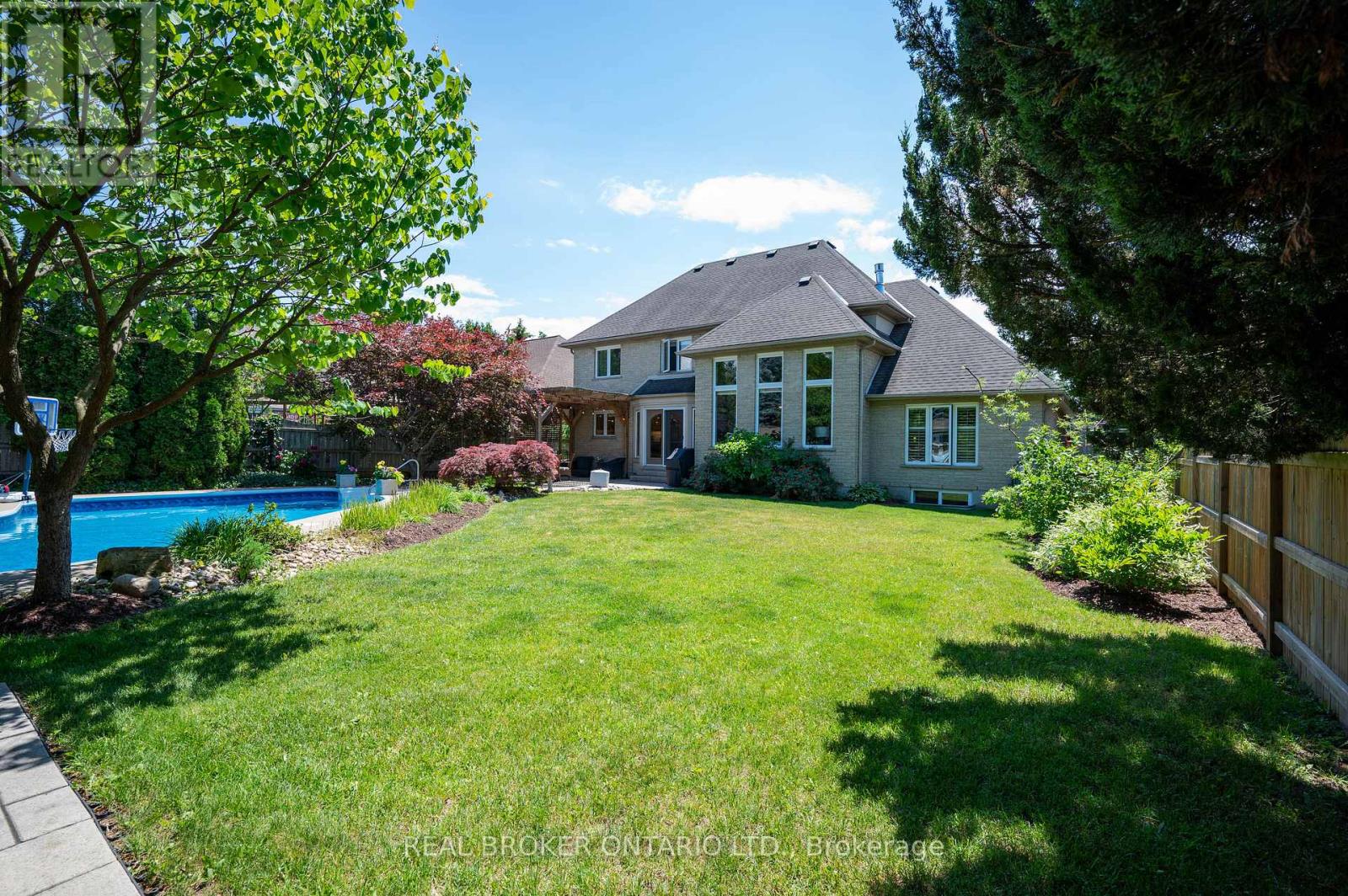 6 PIONEER TOWER CRESCENT
