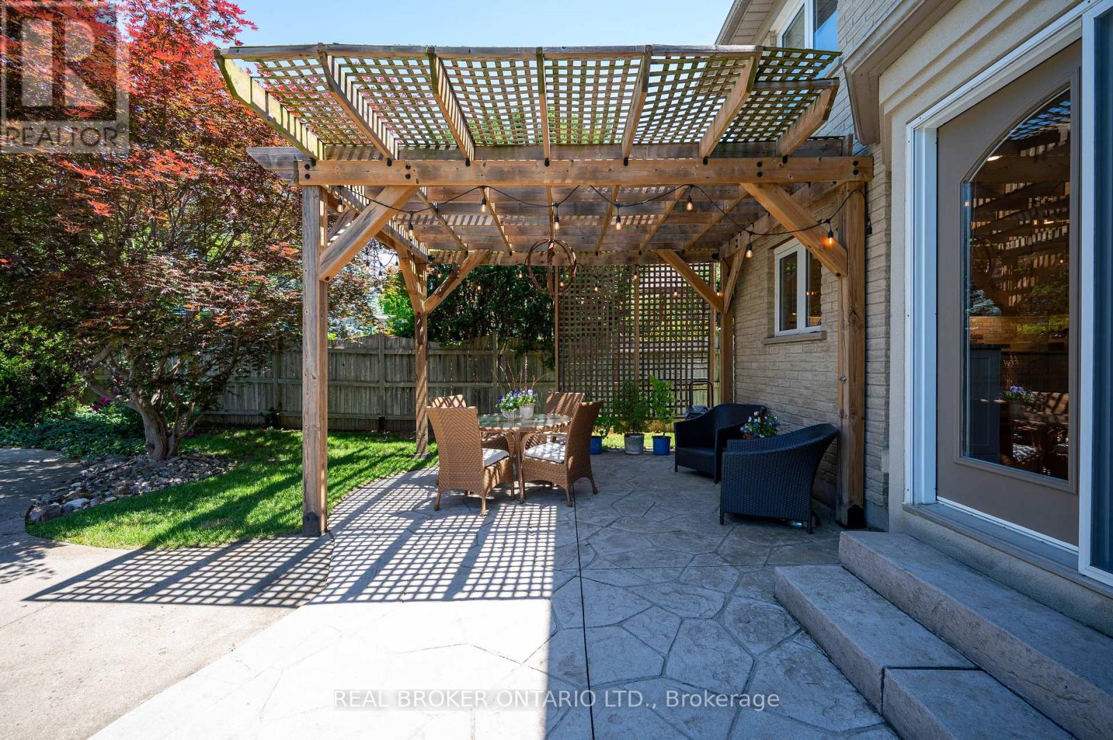6 PIONEER TOWER CRESCENT