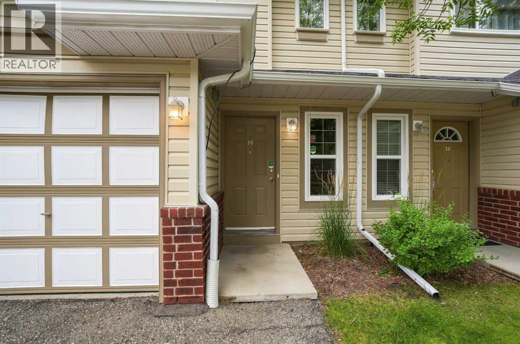 16 Harvest Glen Heights NE