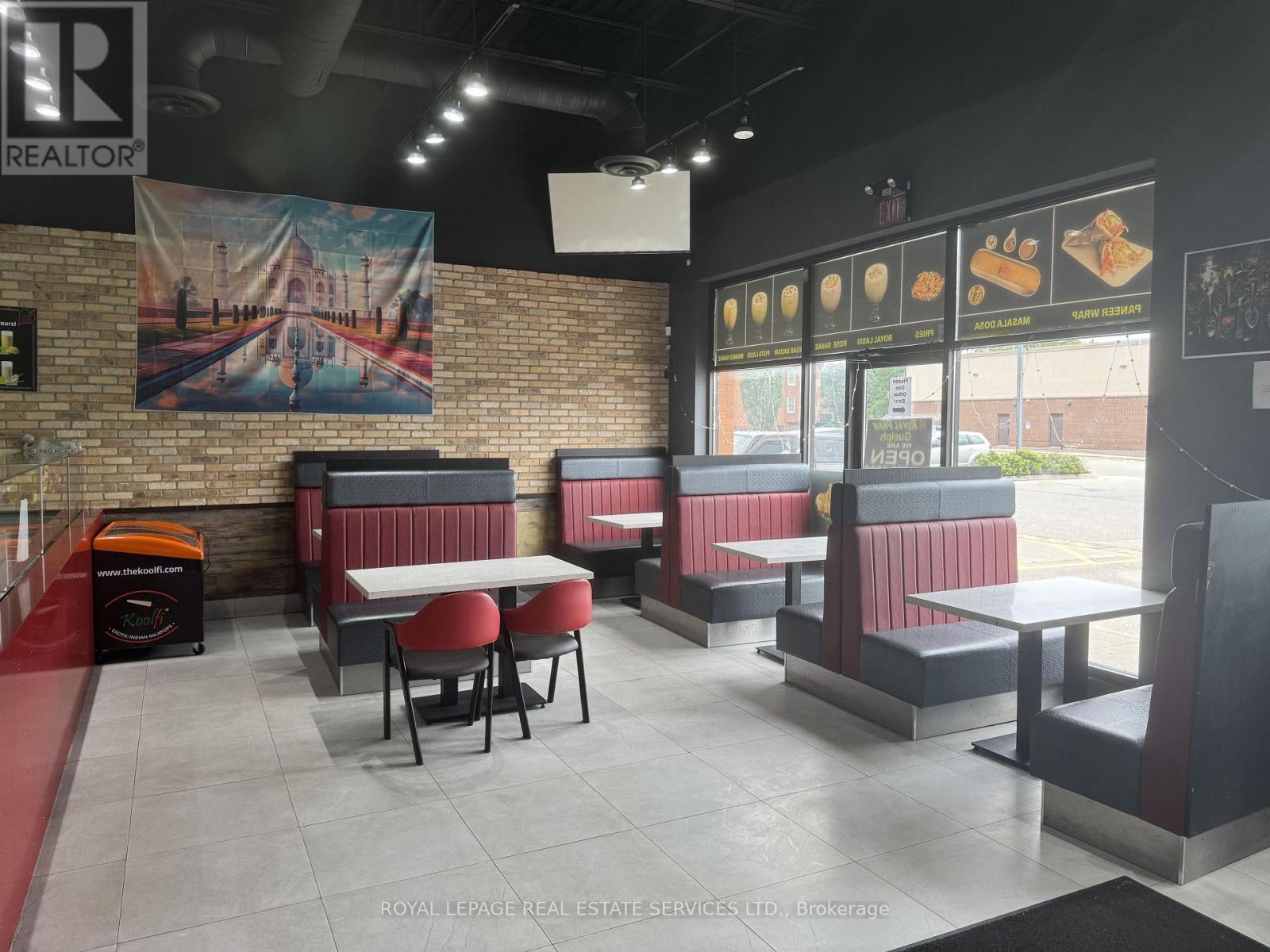 2&3 - 204 SILVERCREEK PARKWAY N