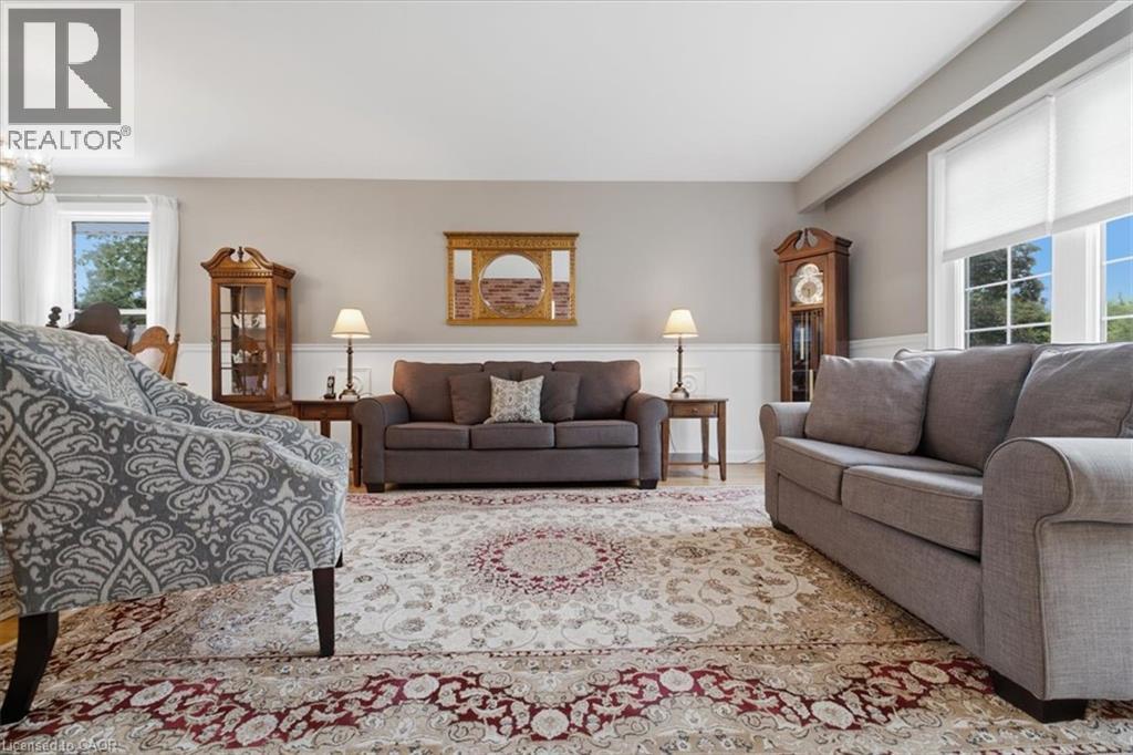343 DUNCOMBE Drive