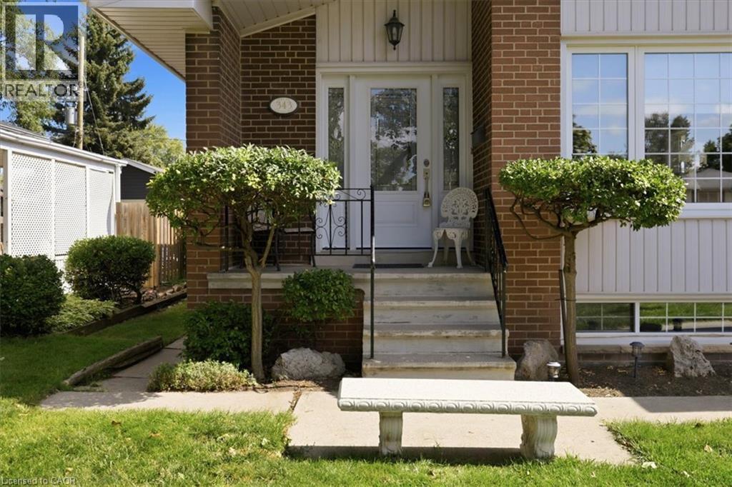 343 DUNCOMBE Drive