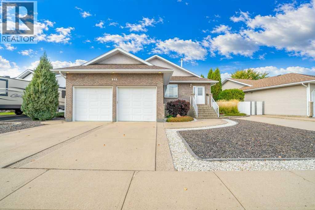 846 SPRUCE WAY SE, MEDICINE HAT, AB T1B 4M5 - Image 3362843152.jpeg?d=l
