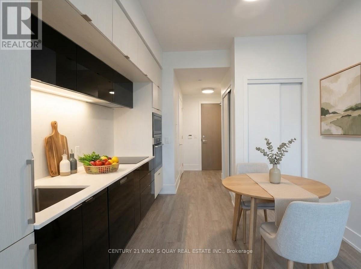 820 - 1 EDGEWATER DRIVE