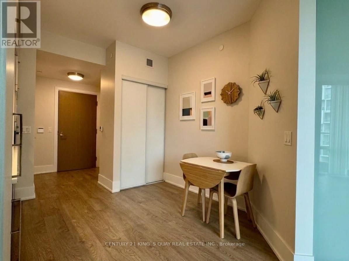 820 - 1 EDGEWATER DRIVE