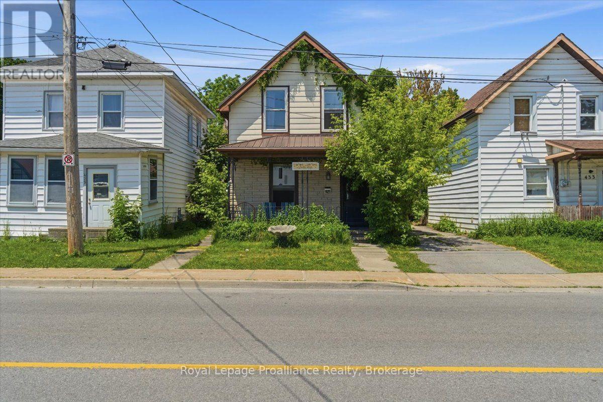 431 MAIN STREET