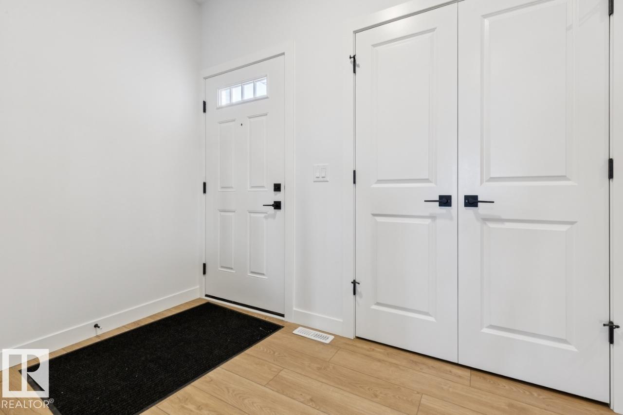 33 AXELWOOD CR