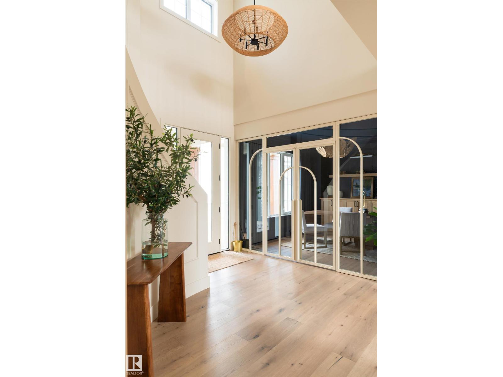 8 JARDIN PL