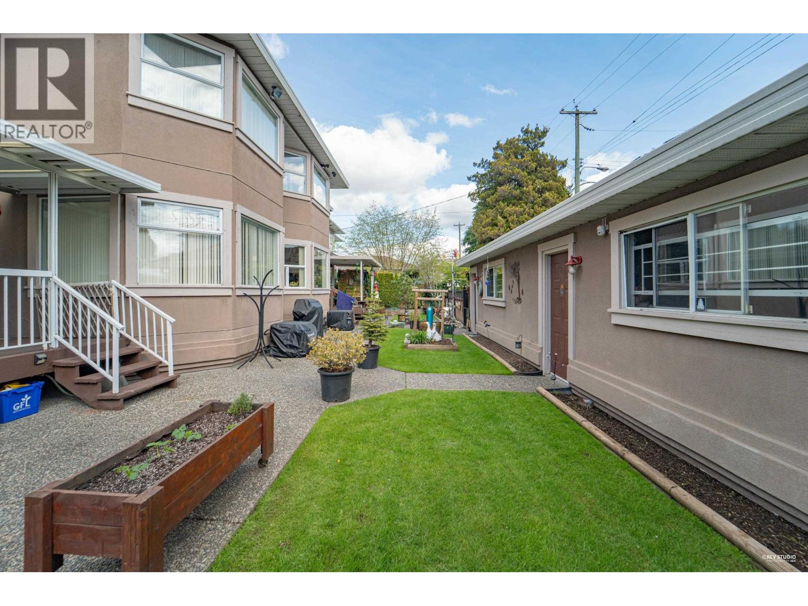 5480 CAMBIE STREET