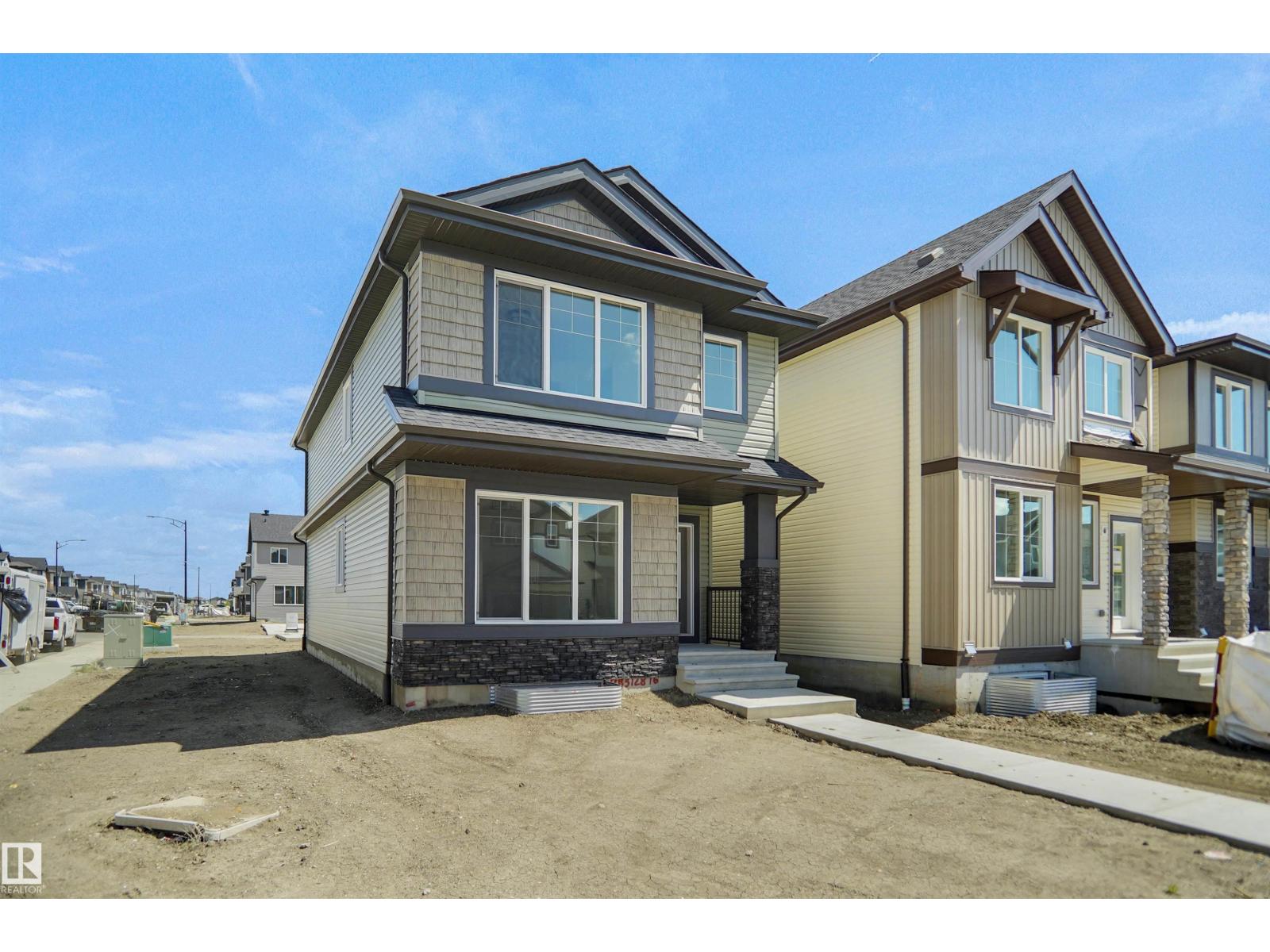 7327 181 AV NW