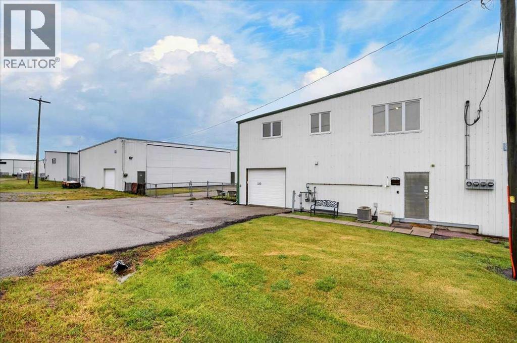 1, 336 Noorduyn Park NE