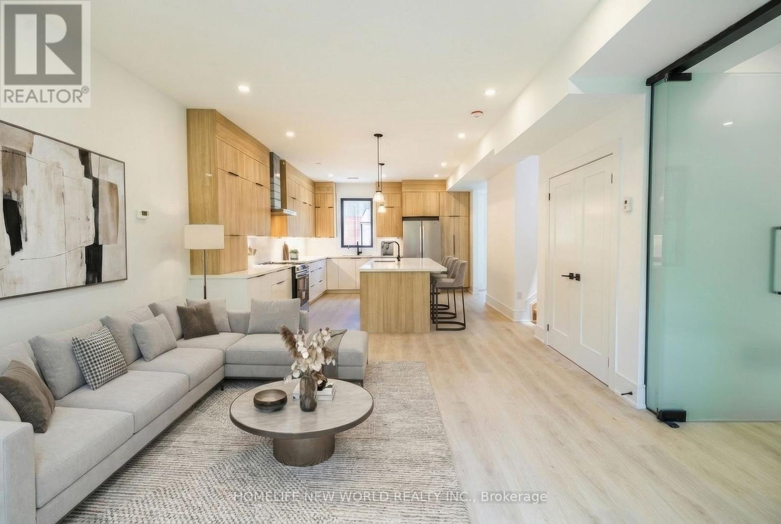 LANEWAY - 679 GLADSTONE AVENUE