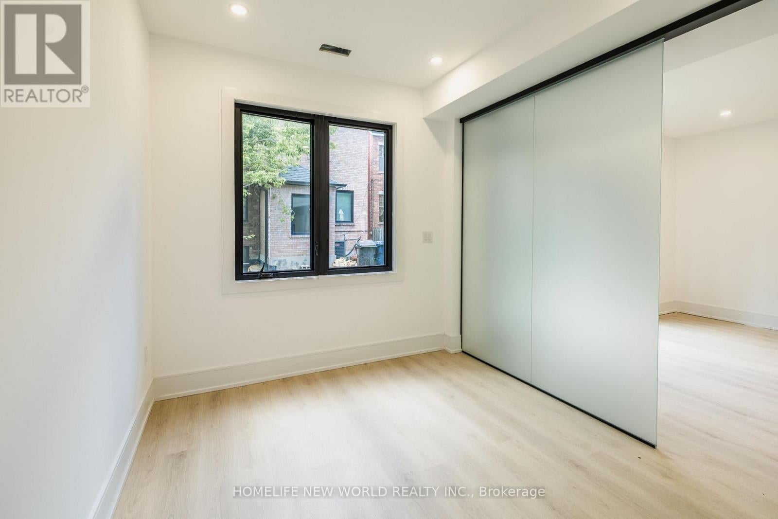 LANEWAY - 679 GLADSTONE AVENUE
