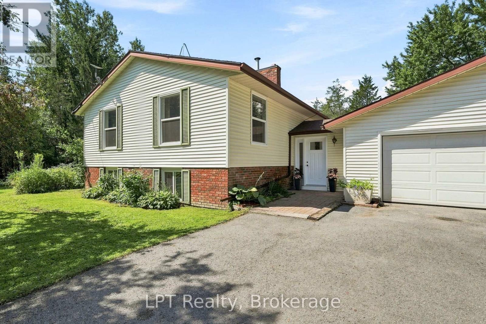 1207 COUNTY RD 9 STREET