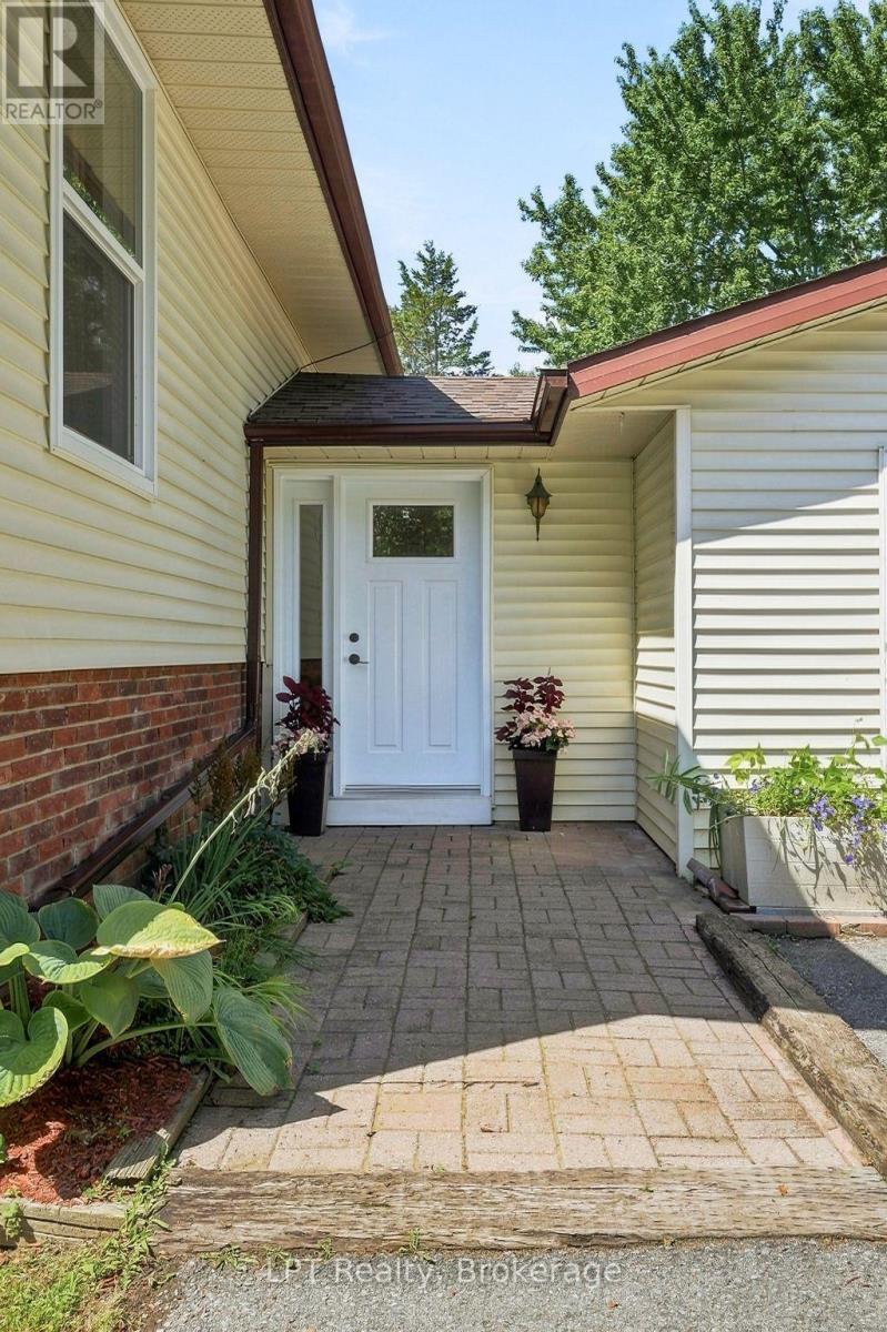 1207 COUNTY RD 9 STREET