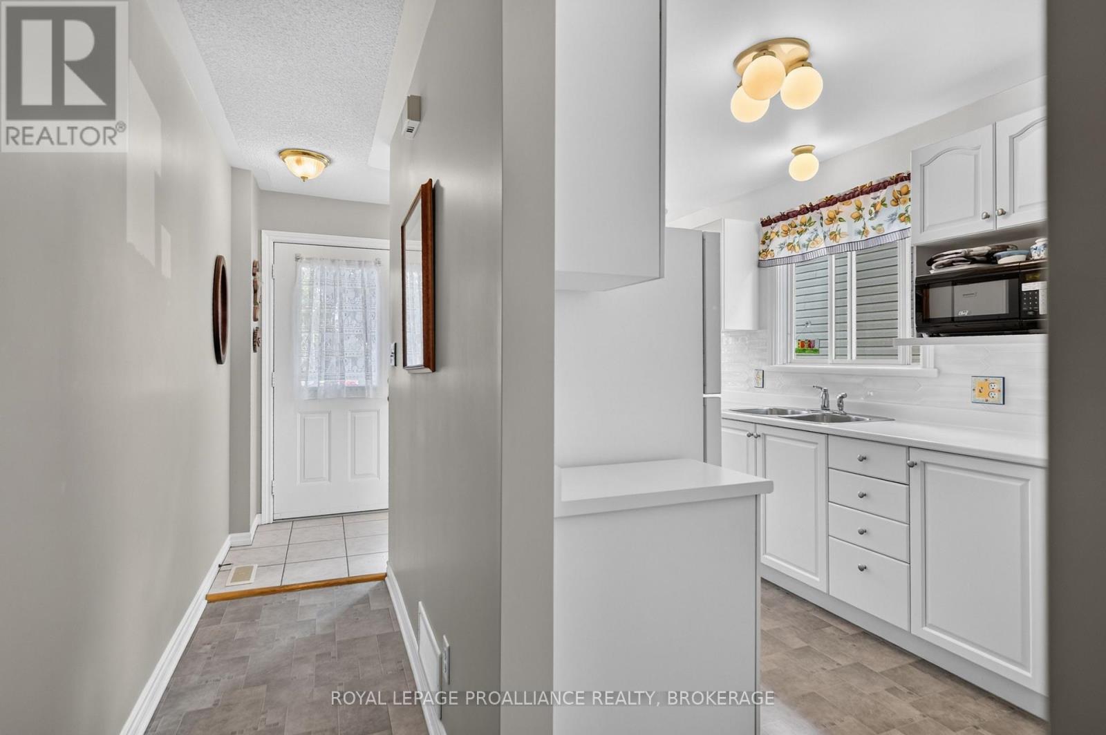 733 SHIRES WAY