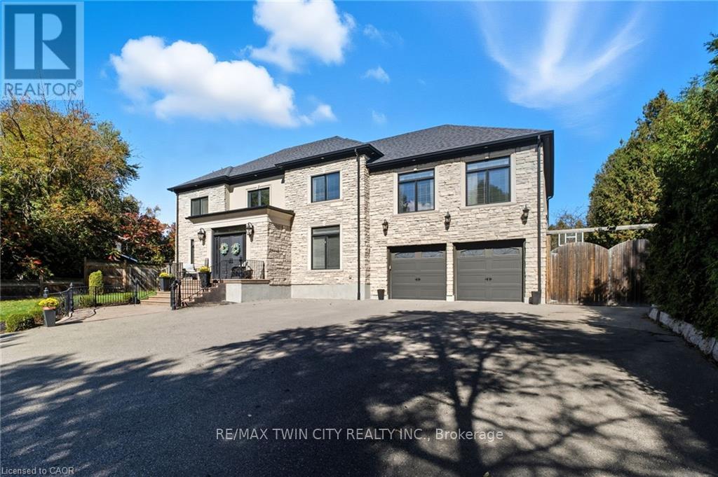 855 AVENUE ROAD