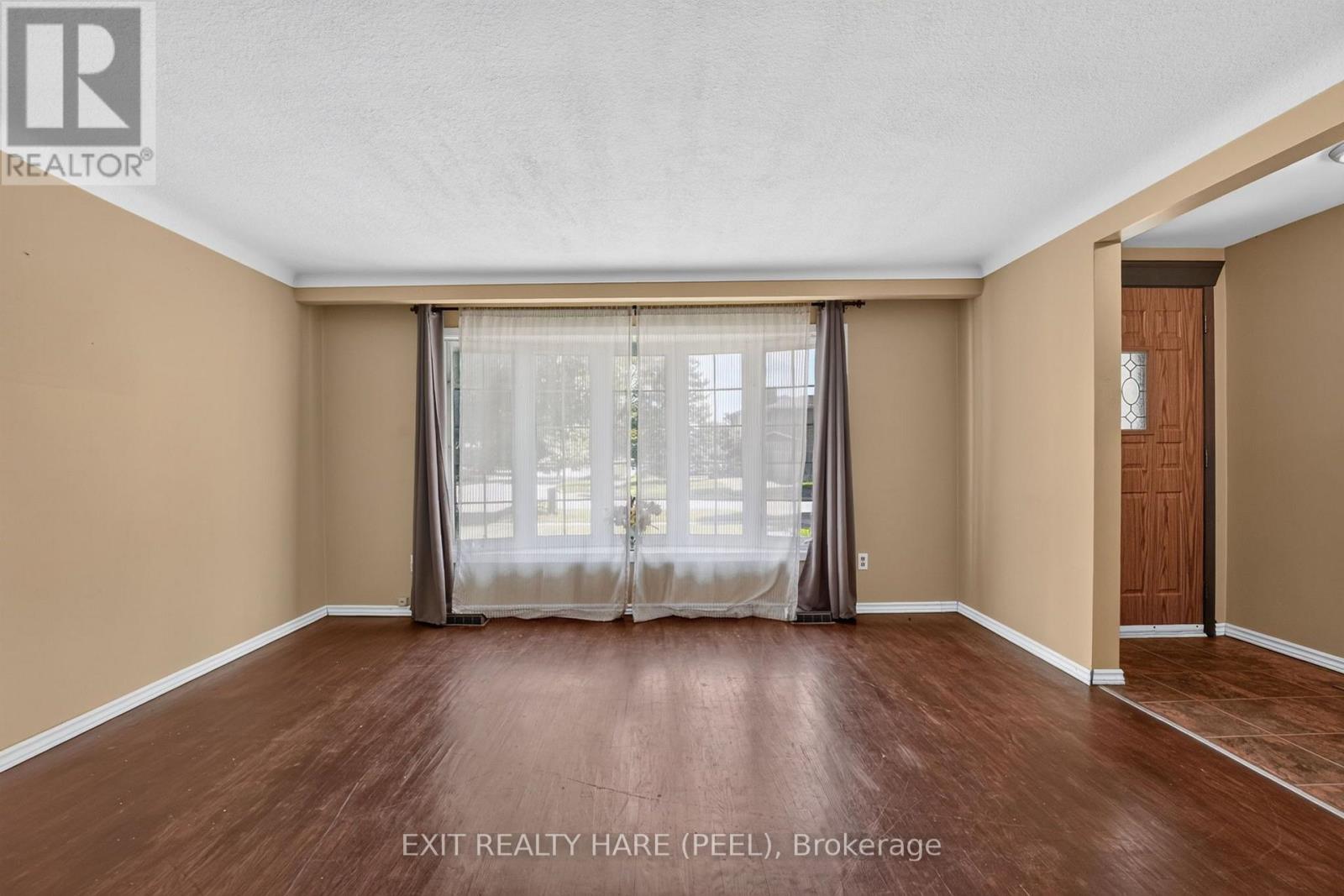 4541 SUSSEX DRIVE - Photo 4