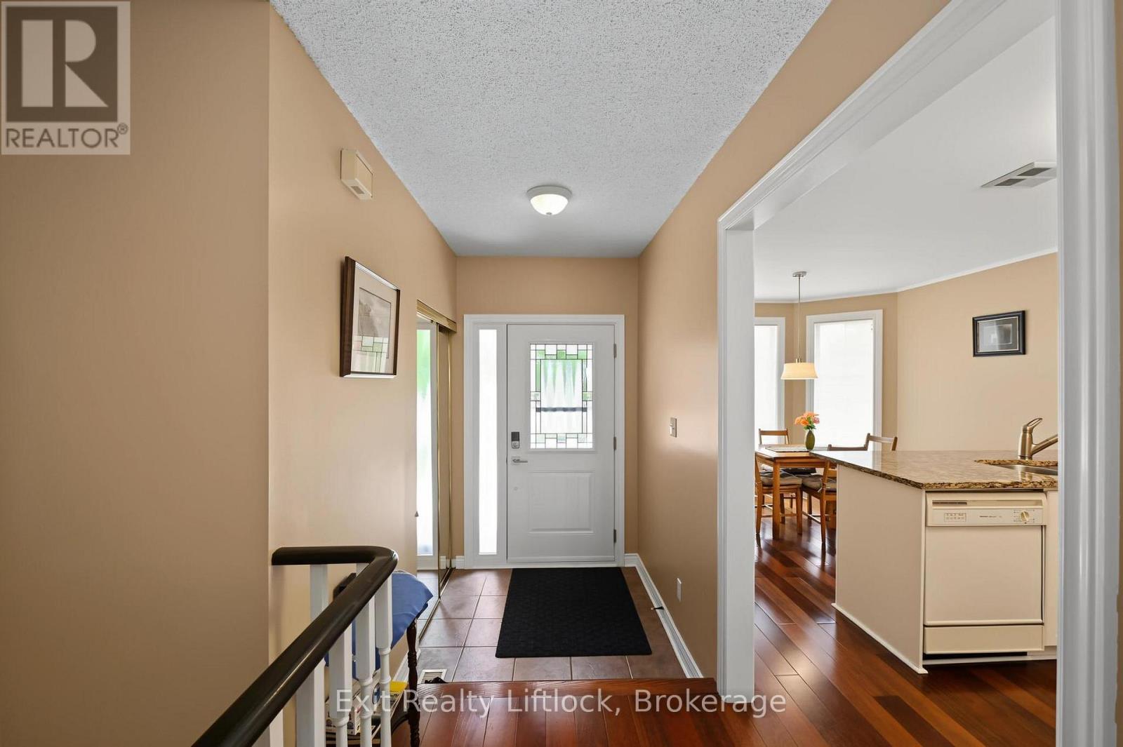 2522 MARSDALE DRIVE - Photo 4