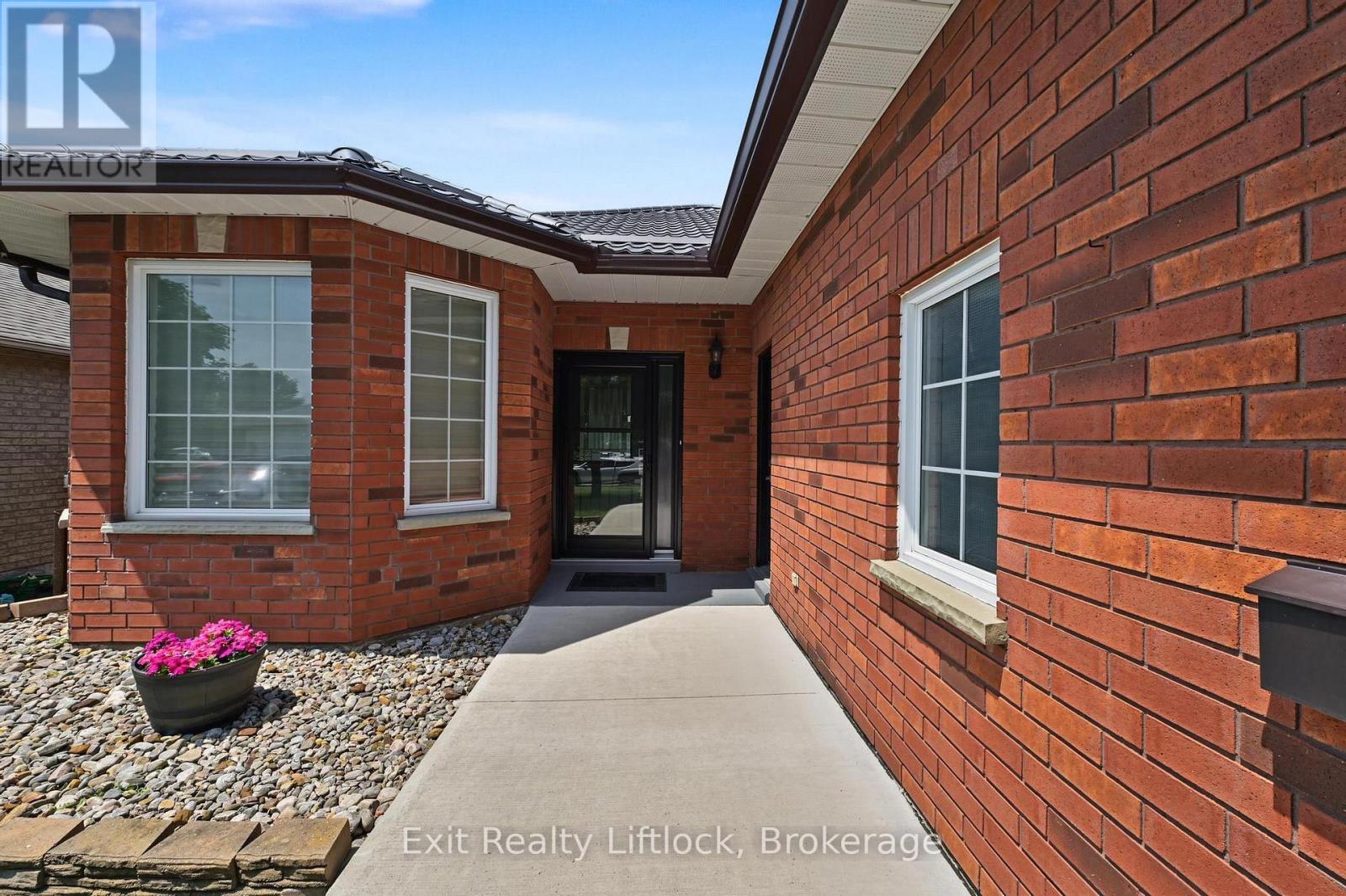 2522 MARSDALE DRIVE - Photo 3