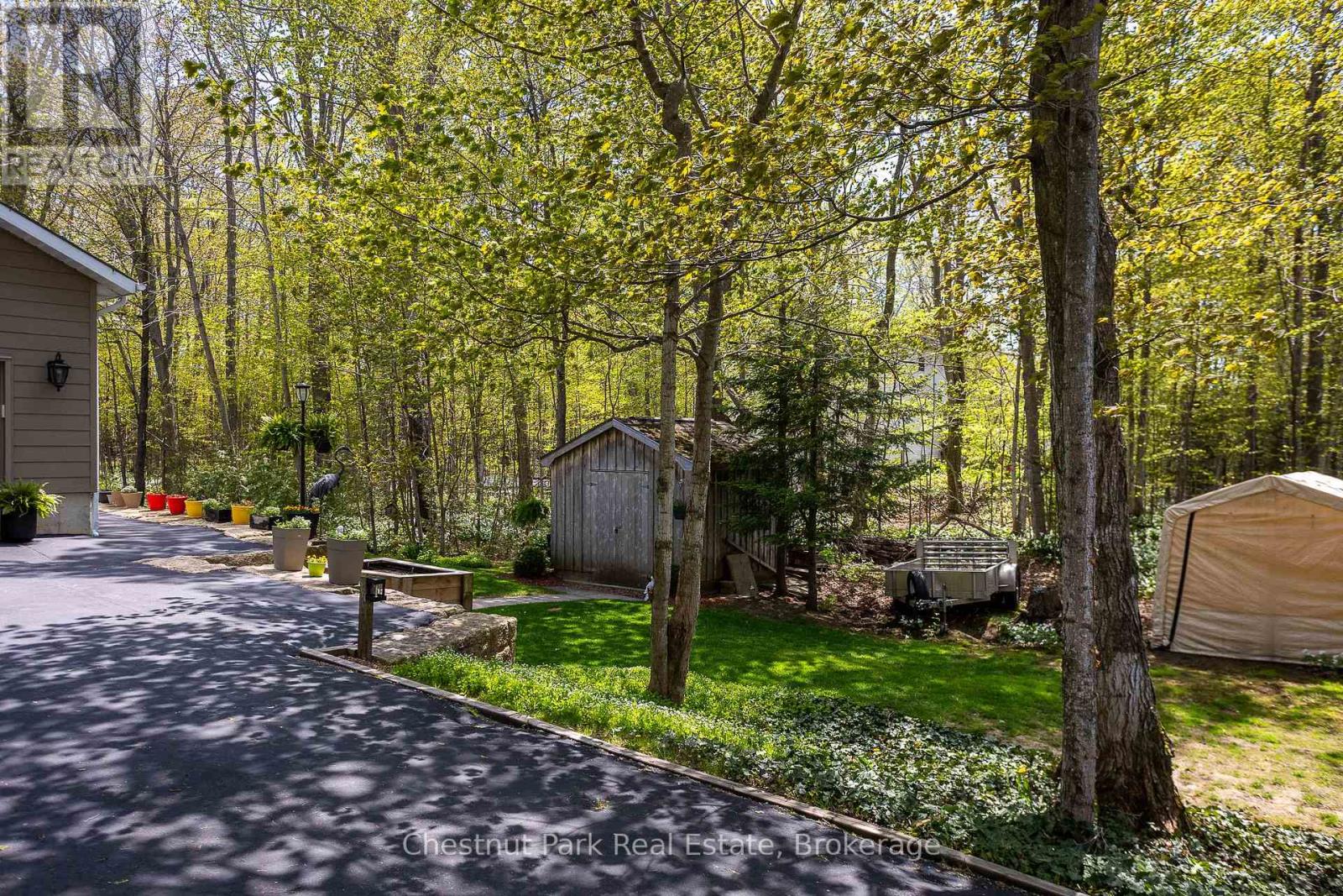 64 MAPLE GOLF CRESCENT