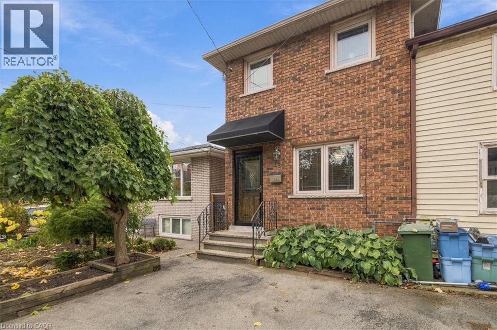 53 PICTON Street W