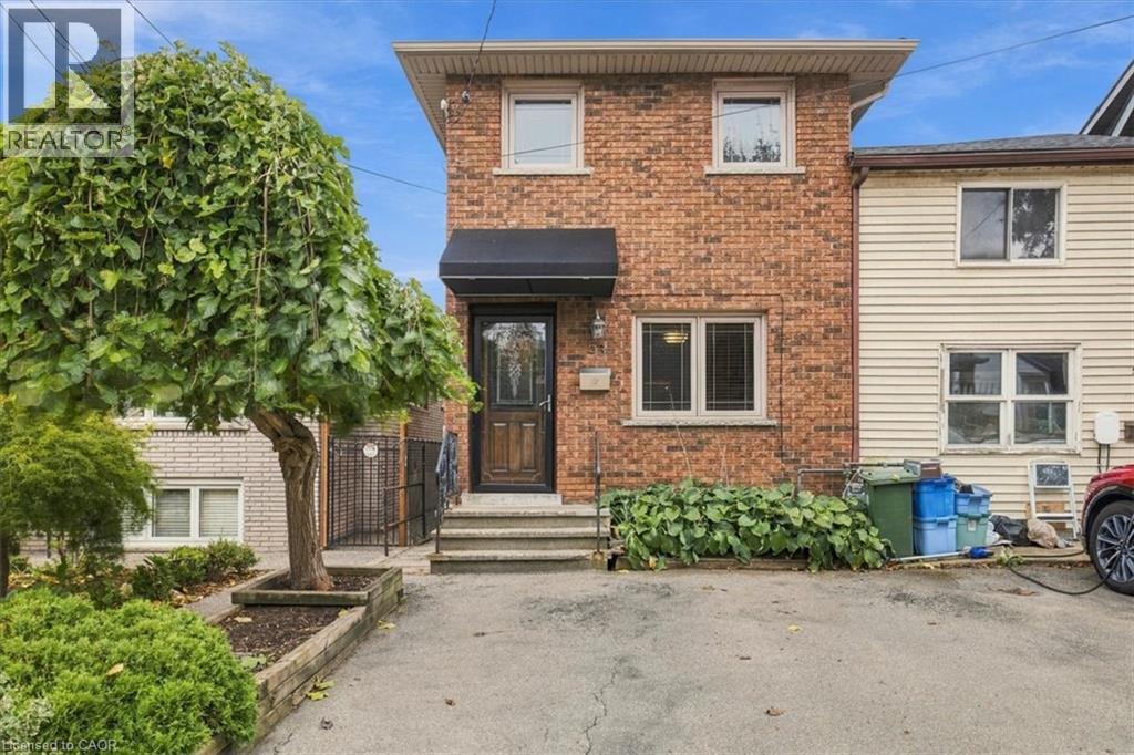 53 PICTON Street W