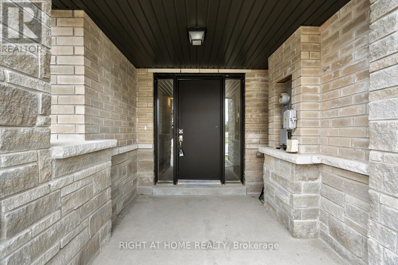 6 BLUE FOREST CRESCENT