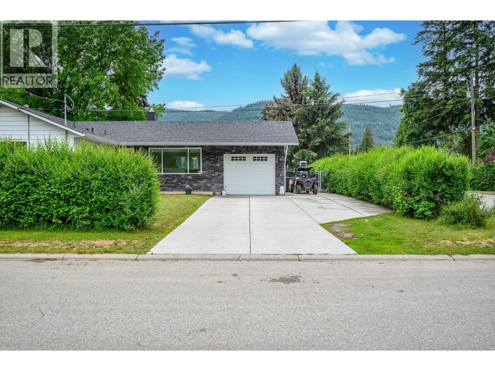 6596 Lavington Way