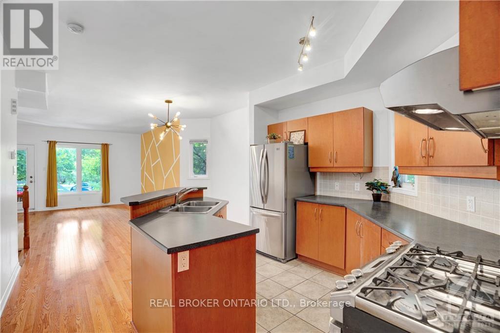292 LONDON TERRACE