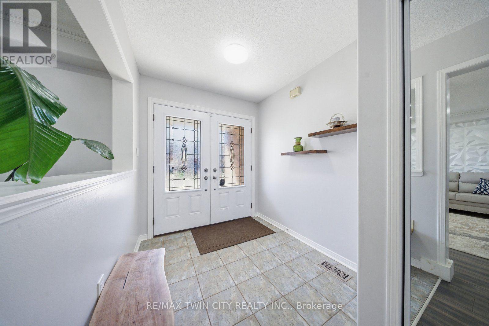 #UPPER - 20 WEBB AVENUE