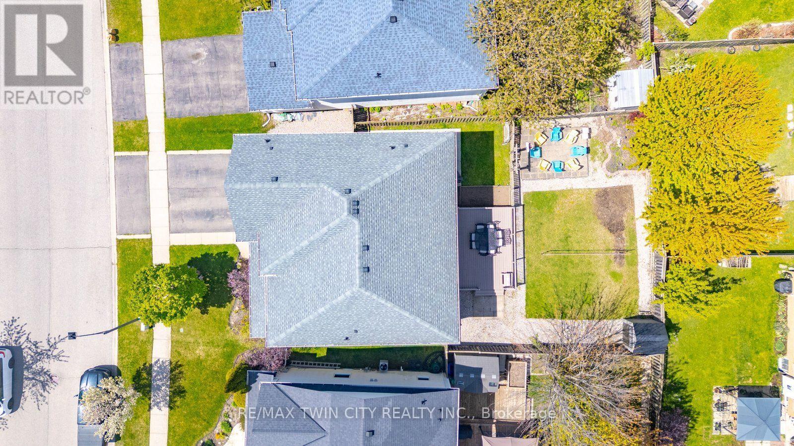 #UPPER - 20 WEBB AVENUE