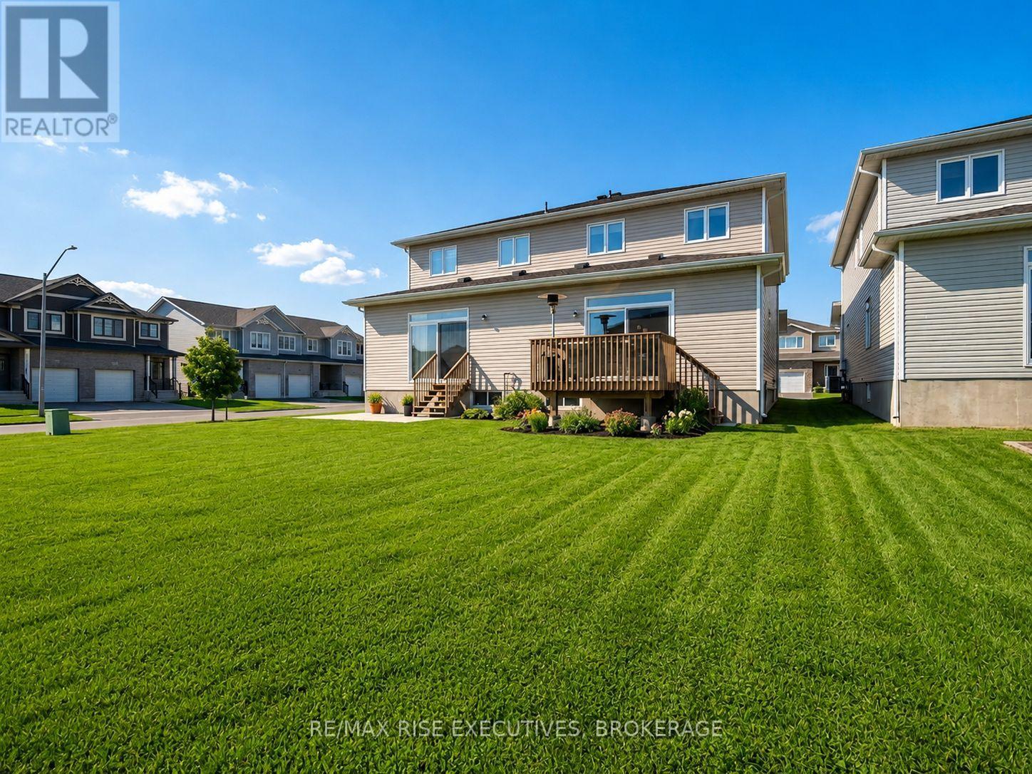 1236 MAX CRESCENT