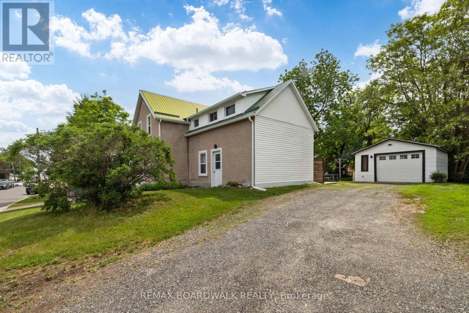 8 GRANT STREET