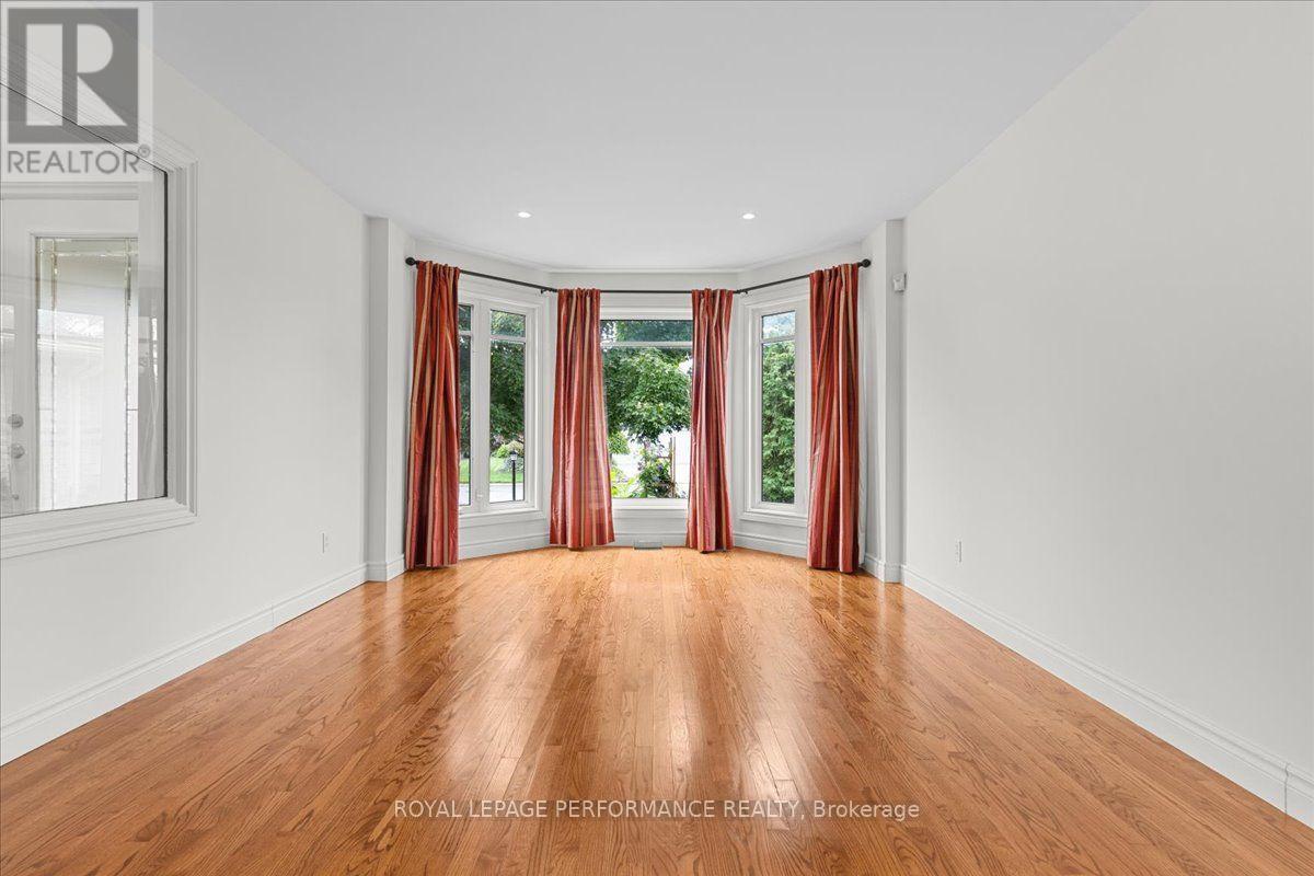 4 WELLSMERE COURT