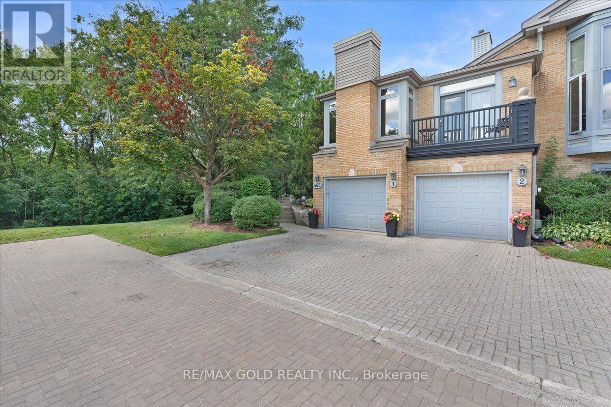2 - 465 COLUMBIA STREET W