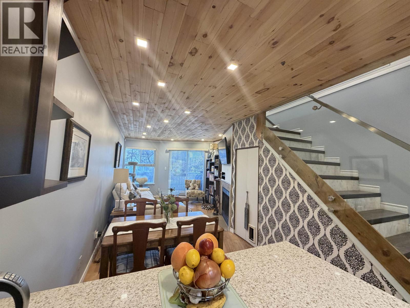 C 733 W 16TH AVENUE