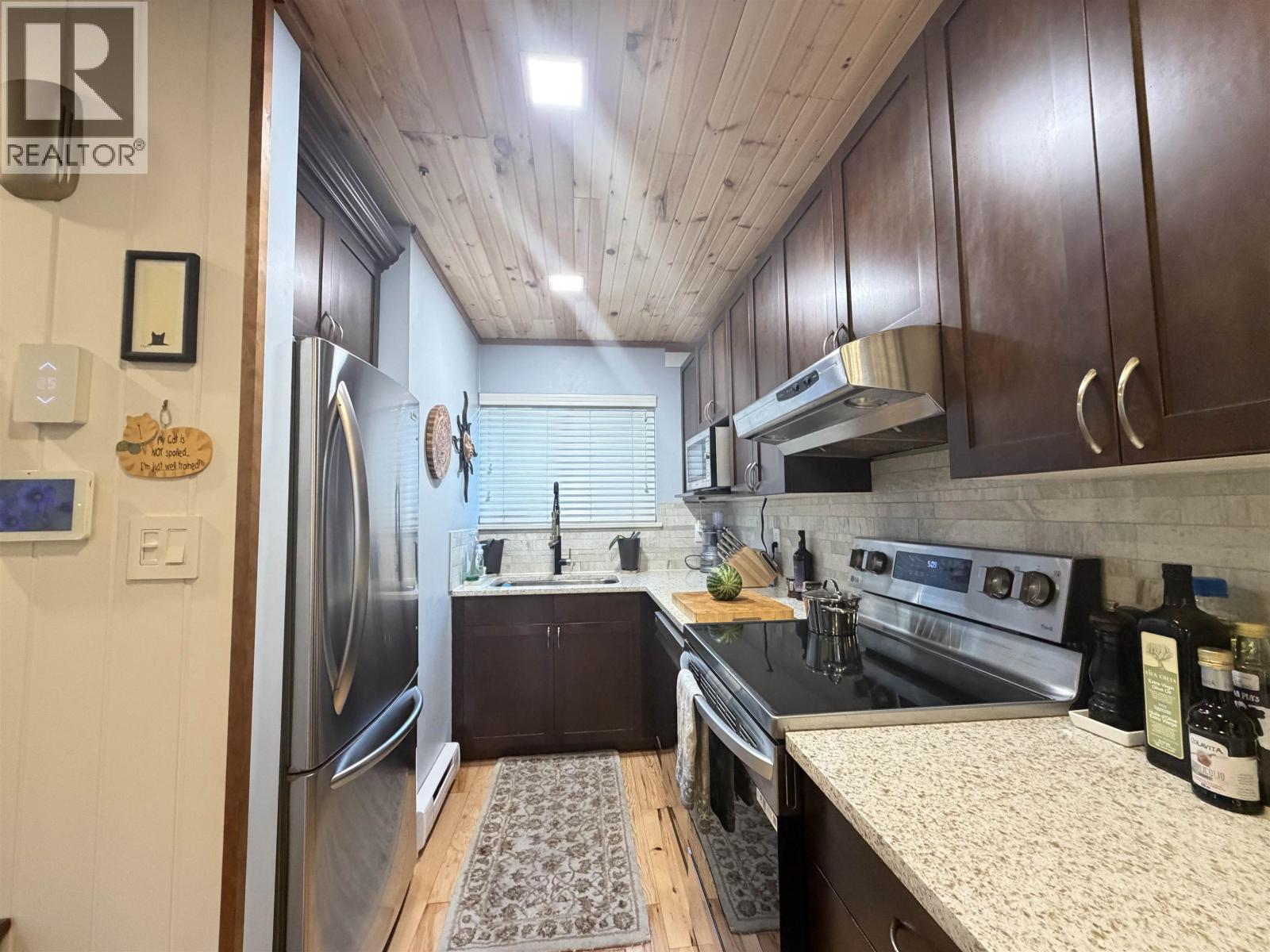 C 733 W 16TH AVENUE