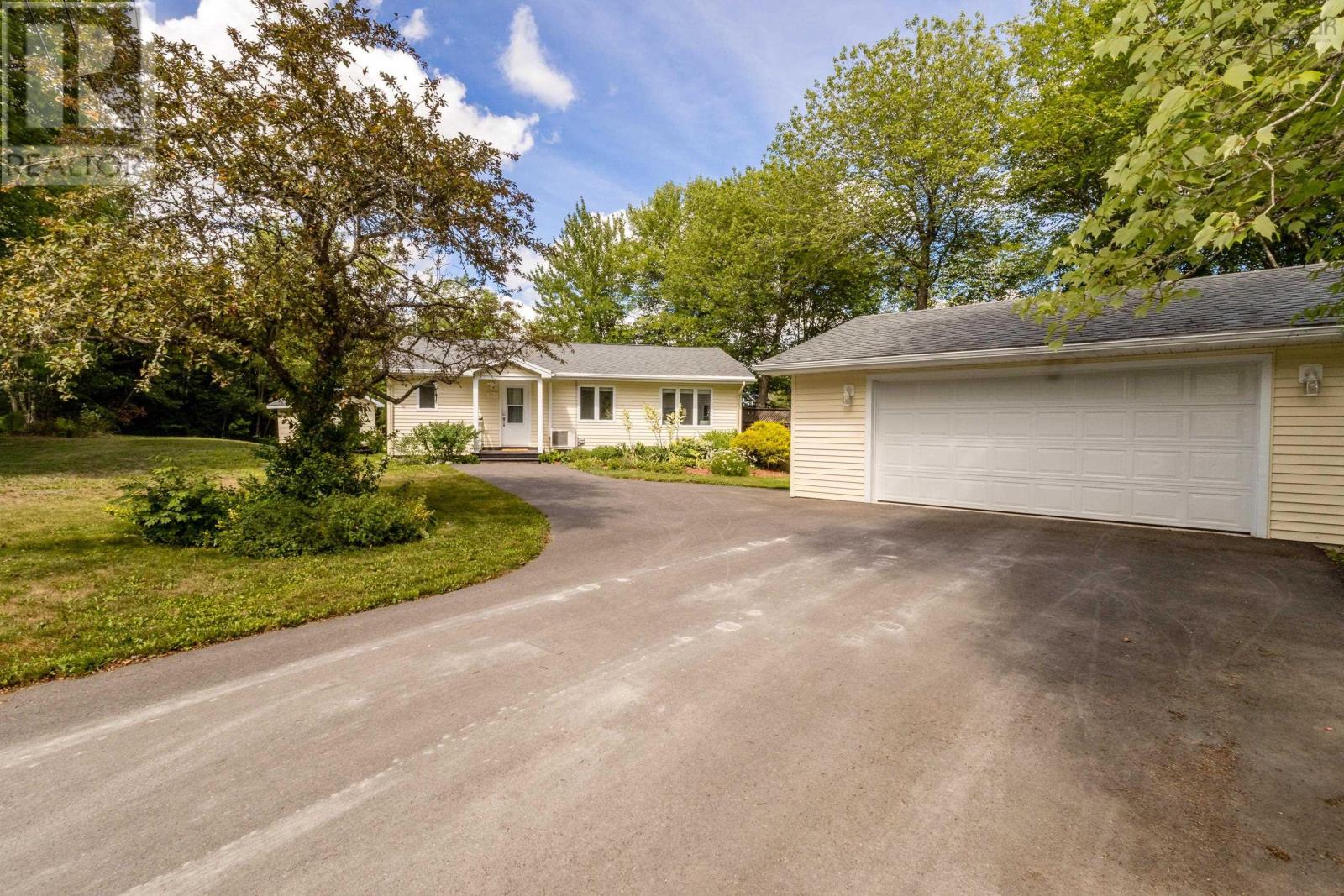 504 Lake Drive - Photo 2