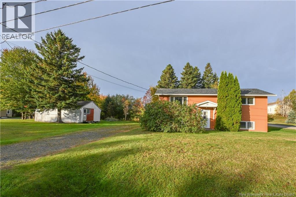 26 DES PATRIOTES STREET, CARAQUET, NB E1W 1B6 - Image 2173795359.jpeg?d=l