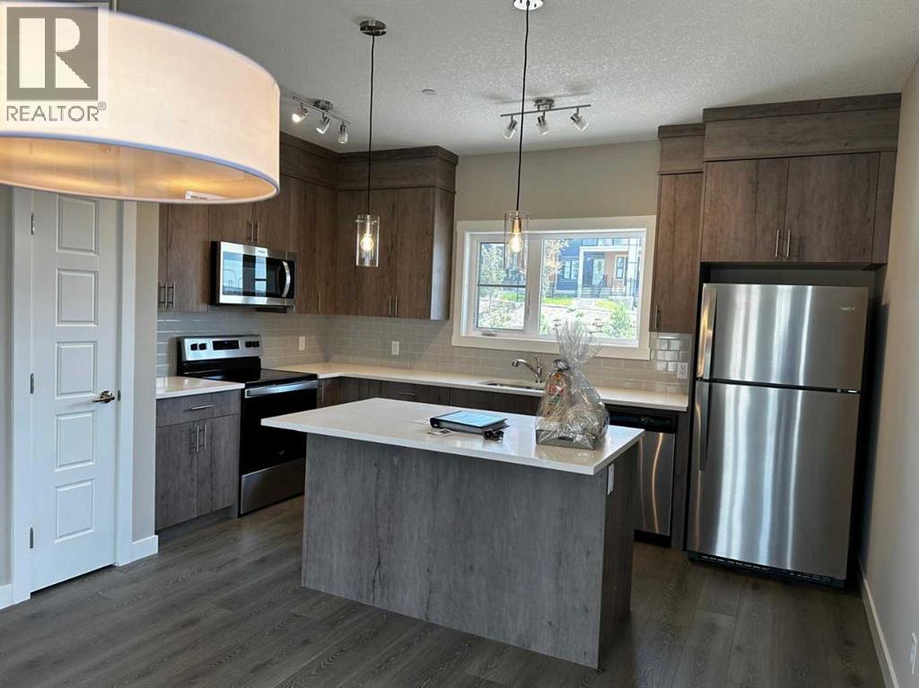 102 livingston Common NE