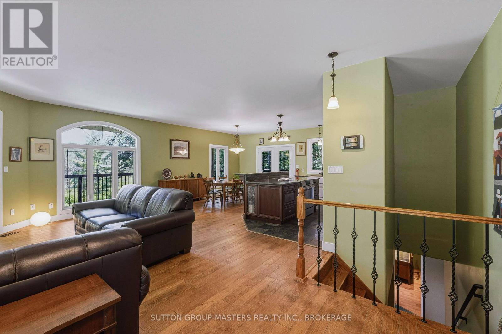 139 COUNTRY WOODS DRIVE