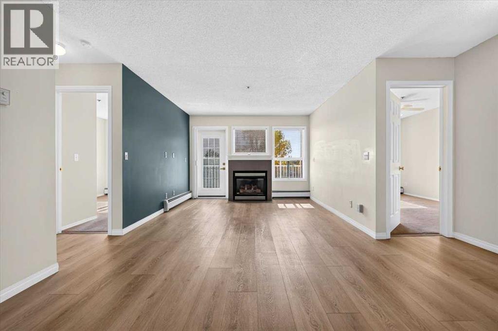 212, 7 Harvest Gold Manor NE